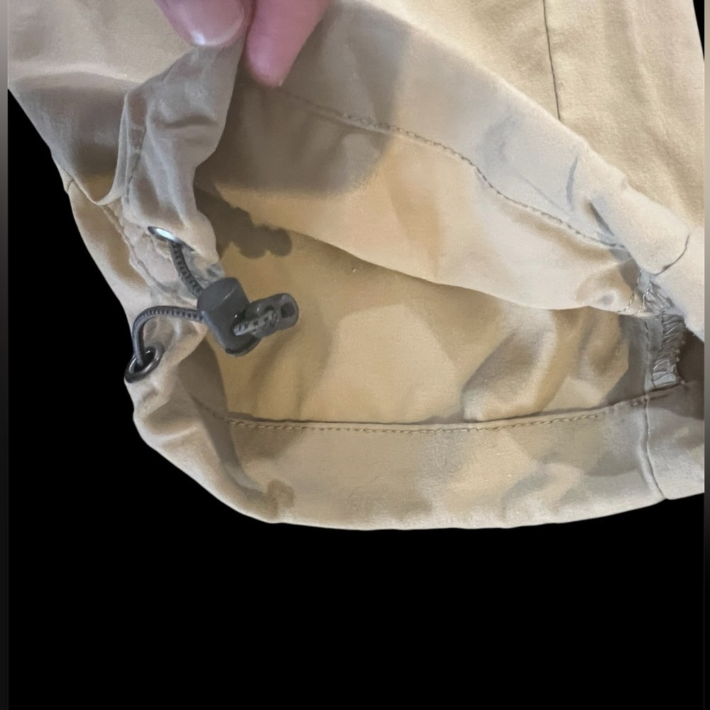 Columbia Women’s Hiking Knee Pants - Picture 2 of 5